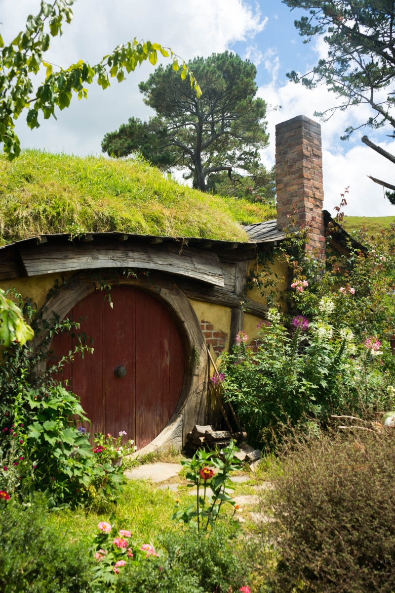 daytime, cottage, vase, planter, flower, no people, middle earth, arch bridge, flowering plant, transportation, housing, arch, garden, 5K, house, bush