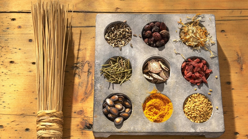 cardamom, indoors, flower, wellbeing, art, freshness, high angle view, wood - material, directly above, symbol, 1080P, home, no people, food and drink