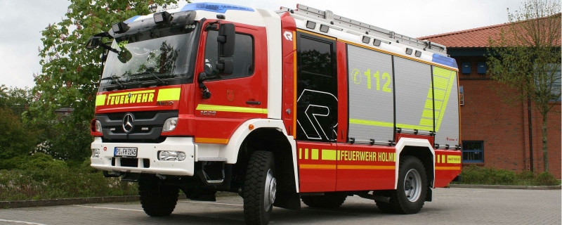 tree, vehicle, public transportation, fire, emergency services occupation, red, mode of transportation, feuerwehr, fire engine, 1080P, city, engine, outdoors
