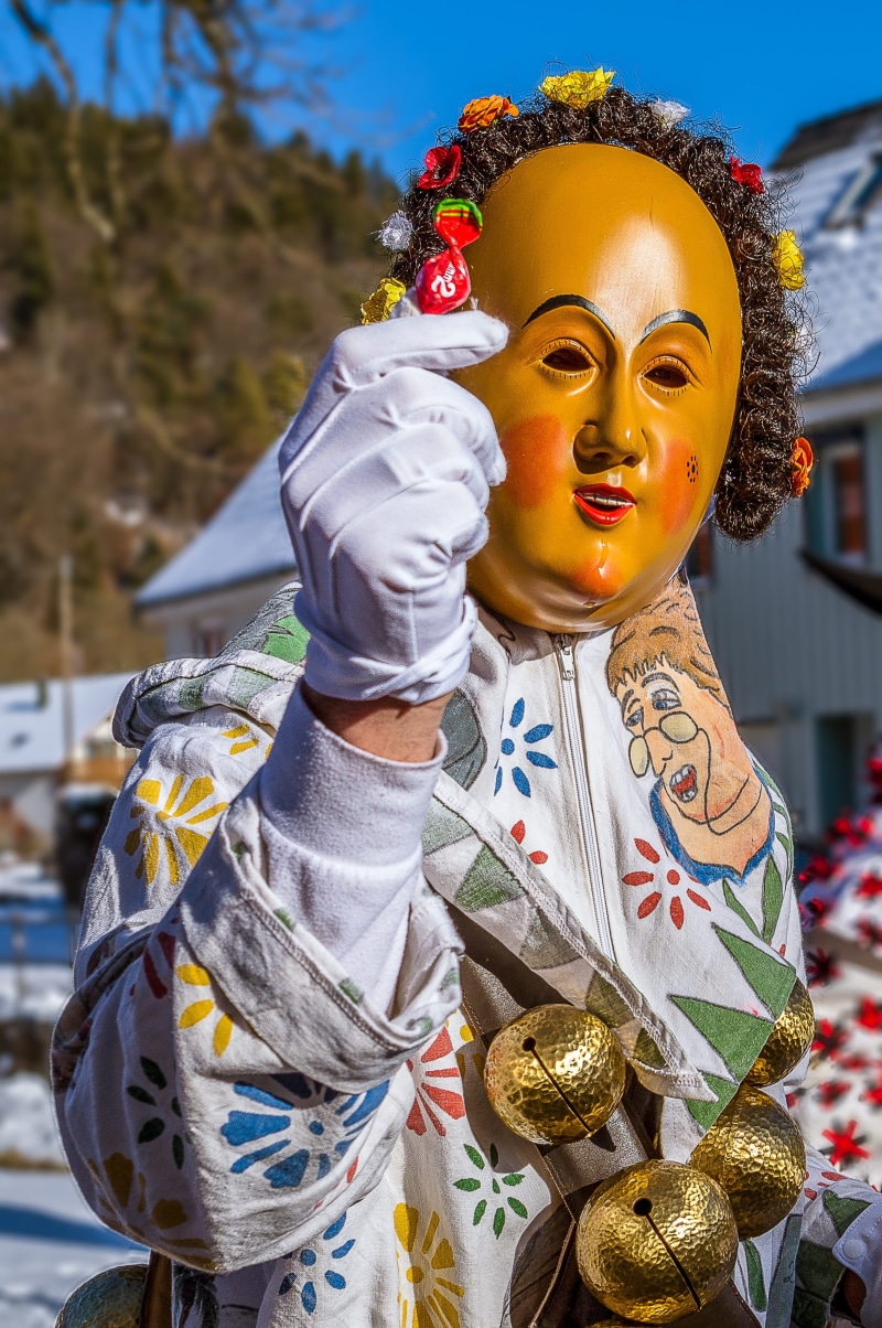 close-up, swabian-alemannic fasnet, portrait, swabian alemannic, carnival parade, human representation, 2K, outdoors, statue, larva, no people, male likeness