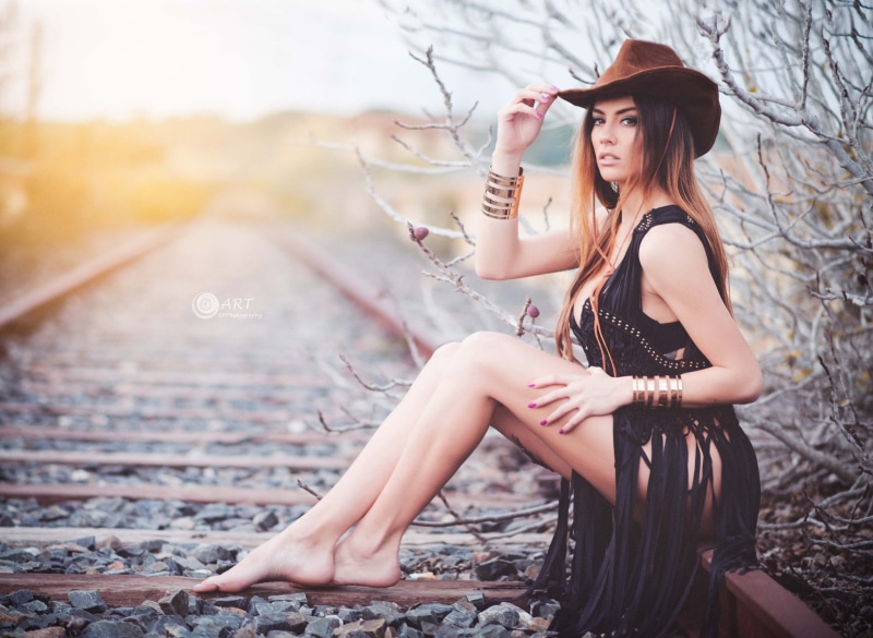 model, hat, young women, contemplation, full length, beautiful woman, 500px, real people, 1080P, leisure activity, portrait, hairstyle, lifestyles, adult
