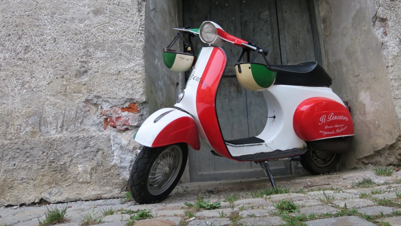 locomotion, vespa, nature, day, scooter, vehicle, roller, red, helm, 4K, land vehicle, travel, building exterior, motorcycle, transportation, piaggio