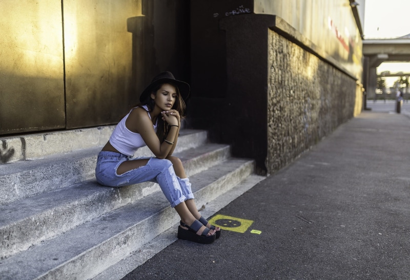 hat, torn jeans, women, sandals, jeans, 1080P, ladders, sitting