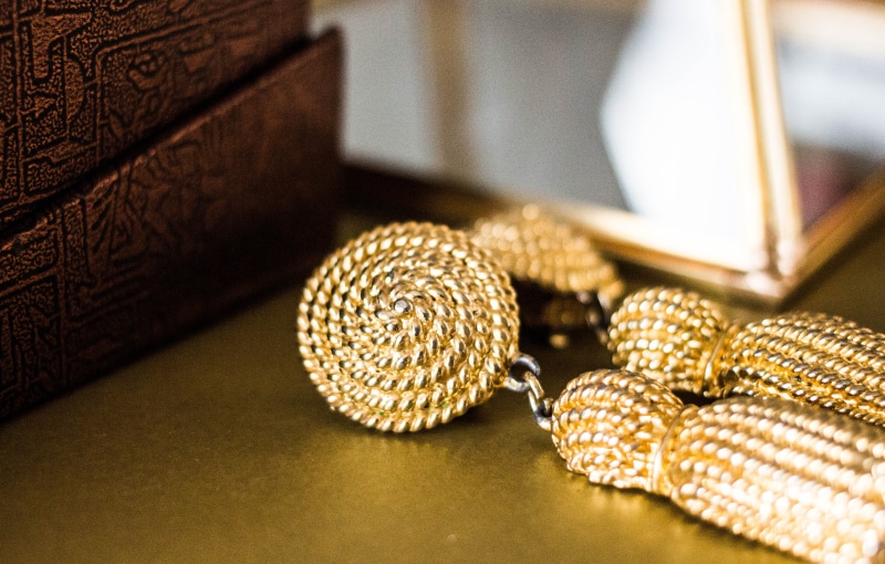 gold jewellery, gold, focus on foreground, earrings, still life, personal accessory, luxury, 4K, art and craft, jewellery, ornate, elegance, pendant, pattern