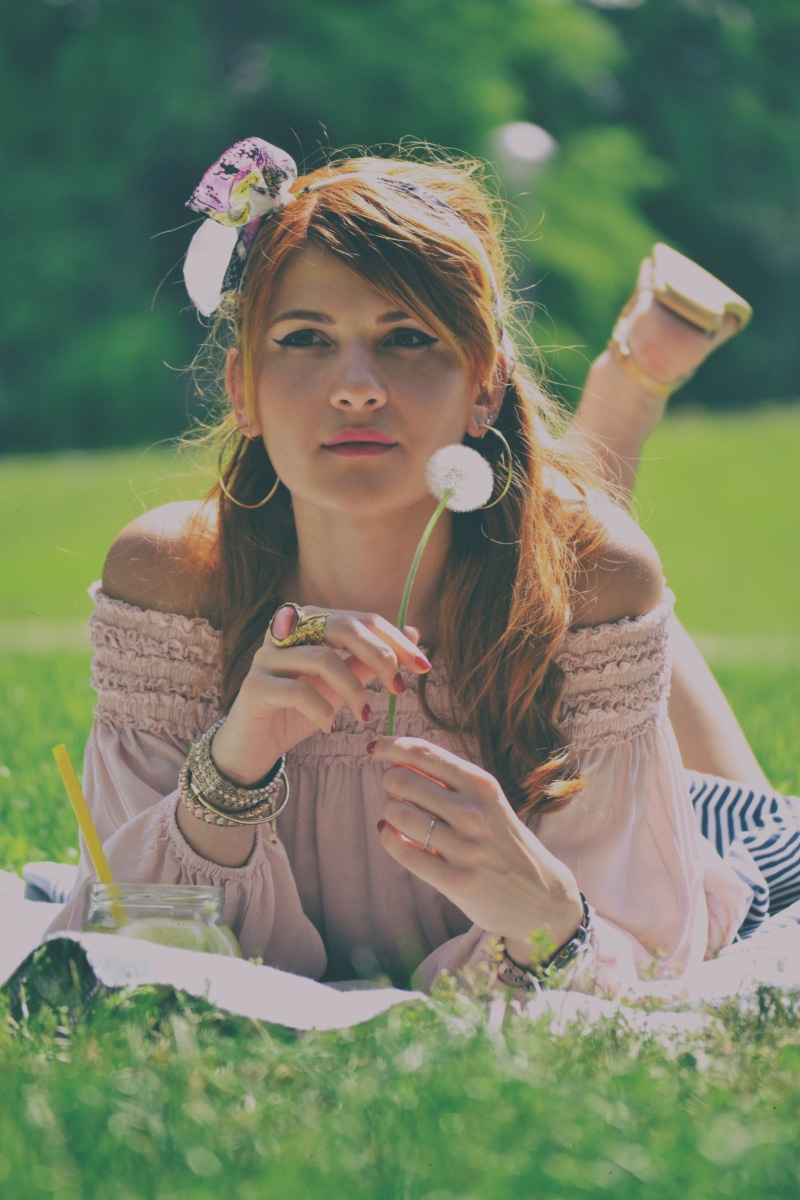 adult, people, portrait, front view, hairstyle, day, make-up, piknik, beautiful woman, eyes, park, leisure activity, attractive, glamour, one person, skin