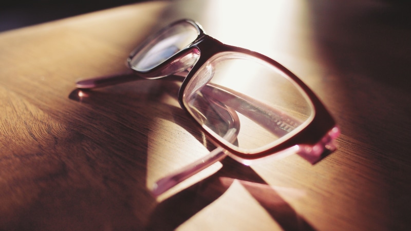 focus, ophthalmology, frame, 2K, table, sunlight, reading, visual, close-up, sight, wooden, spectacles, no people, see, vision, sunglasses, shadow, surface