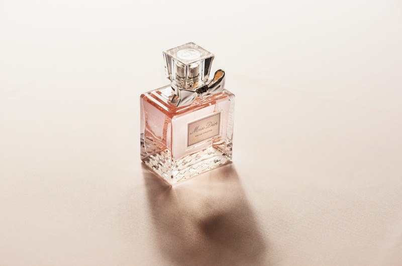 shadow, miss, ring, indoors, gift, 4K, luxury, glass, bottle, technology, fragrant, close-up, dior, emotion, fragrance, small, connection, white surface