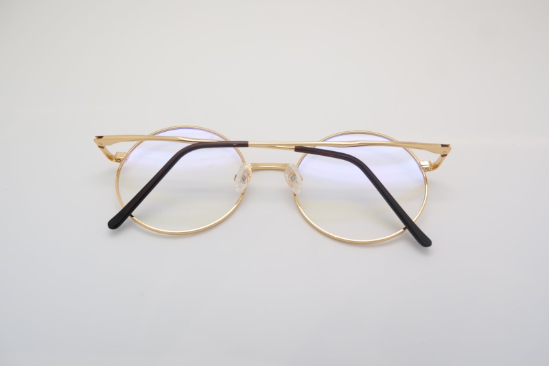 copy space, glasses glass, eyewear, broken, still life, no people, indoors, eyesight, personal Accessory, white, 5K, two objects, single Object, care