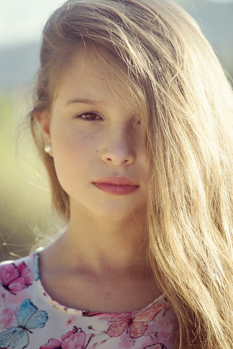 model, attractive, woman, blurred background, bl, pink, headshot, 4K, pretty, hair, day, front view, photoshoot, eye, close-up, contemplation, young, hairstyle