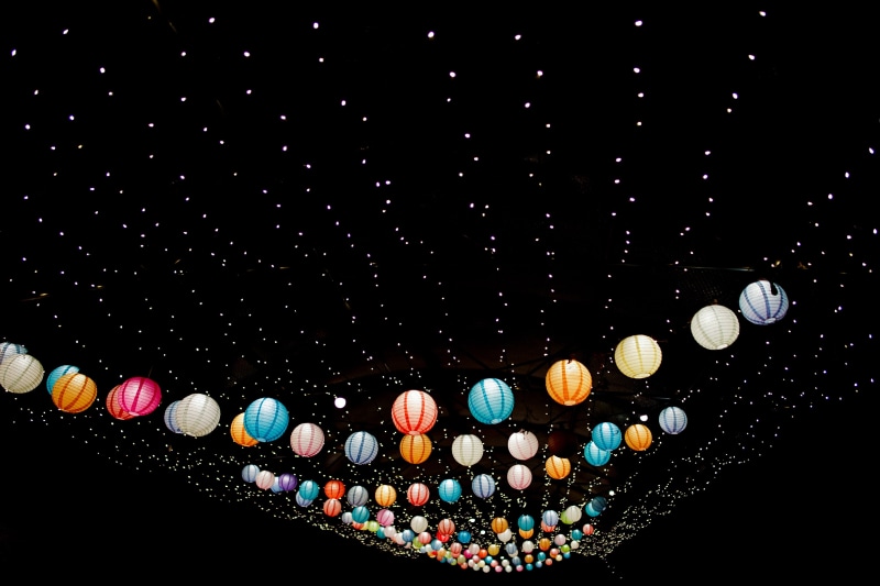 dark, 4K, choice, multi colored, abundance, black background, variation, lighted, lanterns, creativity, nature, colorful, lamp, assorted, defocused, clear sky