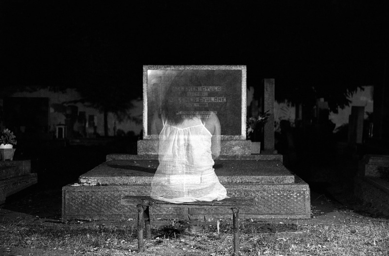 nature, scary, white dress, mystery, people, city, front, 5K, night, black and white, spirit, evil, faceless, building exterior, statue, soul, mysterious