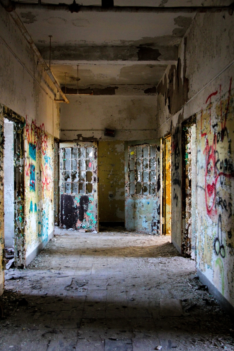 spooky, wall - building feature, madhouse, traverse, empty, city, dirty, deterioration, 5K, bad condition, no people, ruined, asylum, obsolete, psychiatric