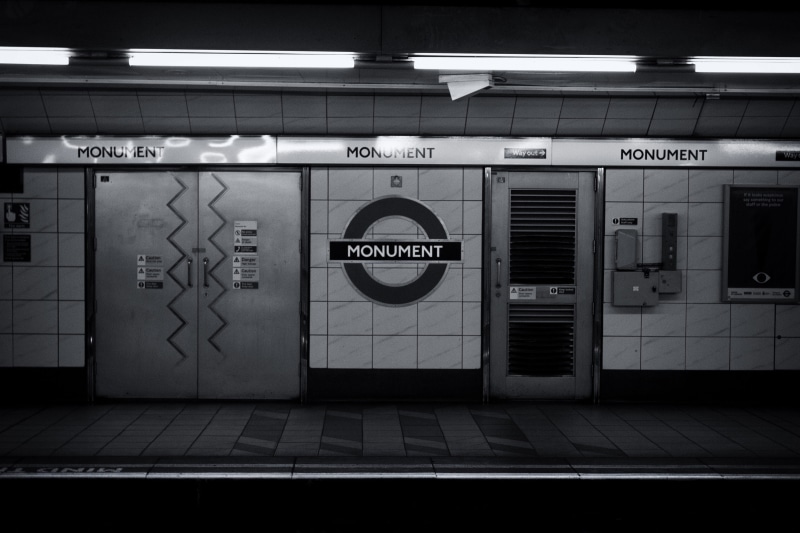 white, 4K, architecture, london, built structure, sign, script, monument, subway station, tube, shot, non-western script, underground walkway, transportation