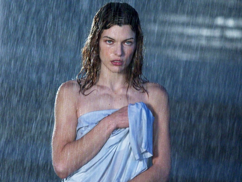 adult, portrait, hair, wet, Resident Evil, front view, outdoors, beauty, casual clothing, women, beautiful woman, contemplation, looking, Resident Evil: Apocalypse