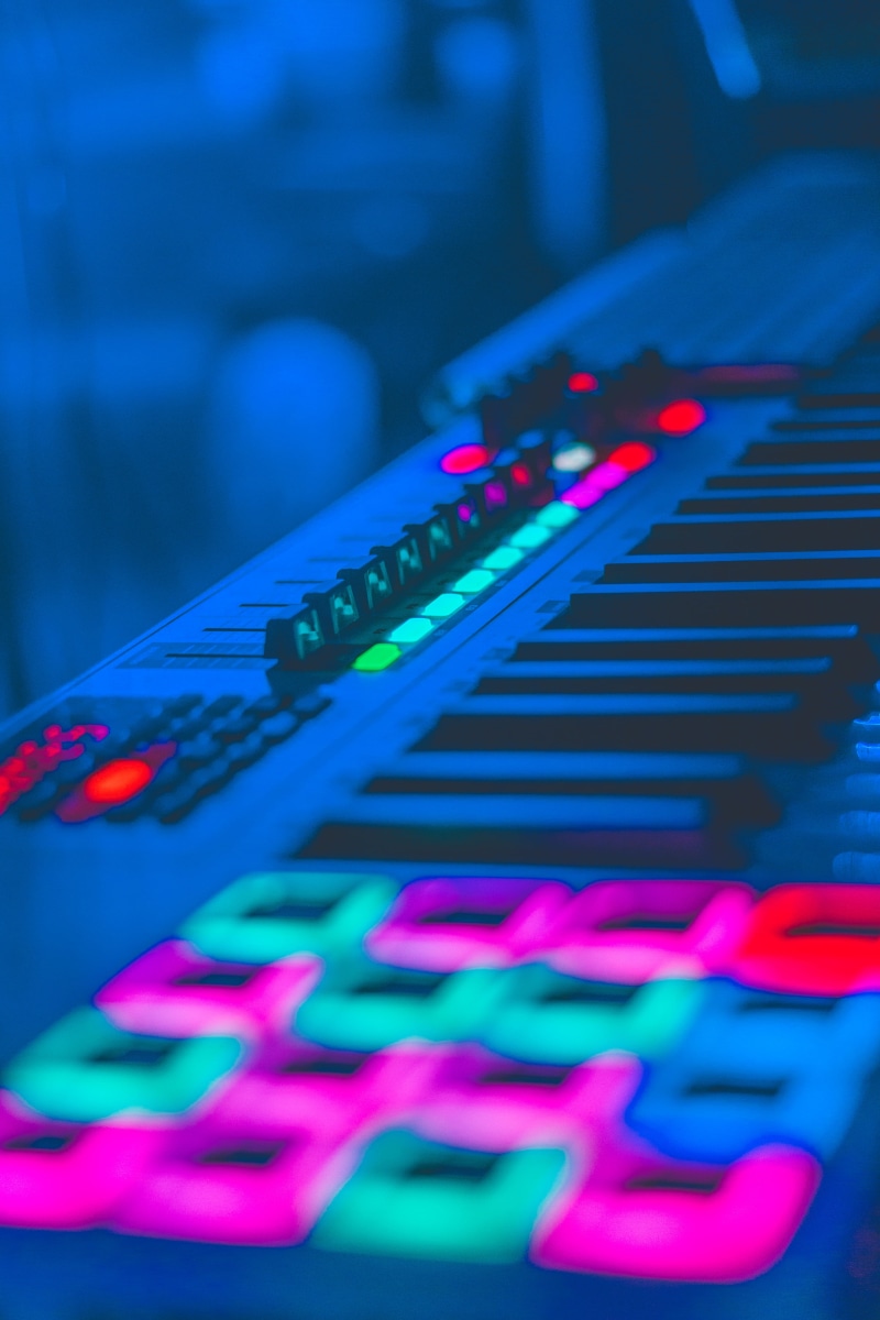 electronic, button, audio equipment, sound mixer, text, indoors, technology, photography, play, illuminated, scale, keyboard, praise, control panel, key