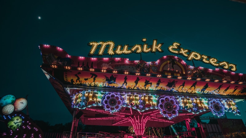 light bulbs, celebration, retro vibes, arts culture and entertainment, neon, vibes, no people, sky, multi colored, outdoors, illuminated, amusement ride
