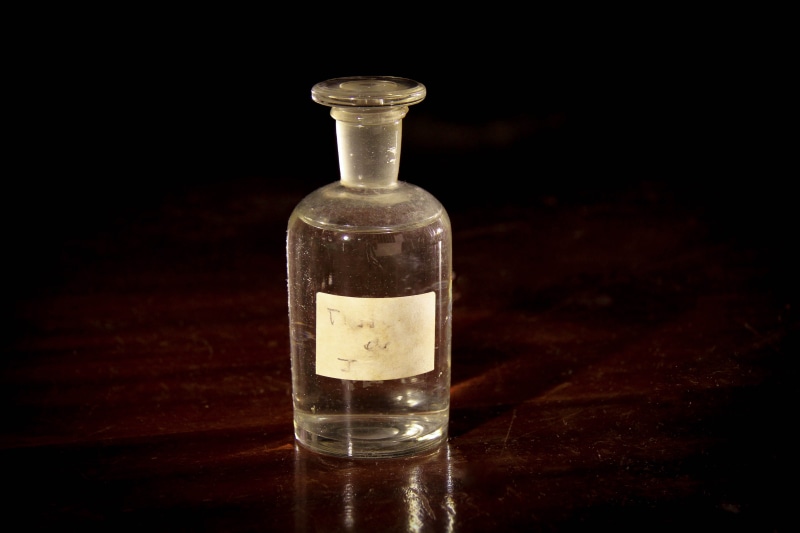 remedy, beker, food and drink, science, drug, portion, container, reflection, nature, black background, refreshment, pipette, herbal medicine, indoors