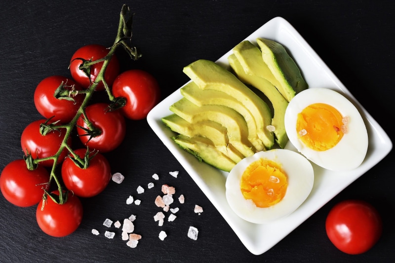 ready-to-eat, slice, healthy eating, high angle view, keříková tomatoes, boiled egg, studio shot, table, food and drink, vegetable, vitamins, fruit, red