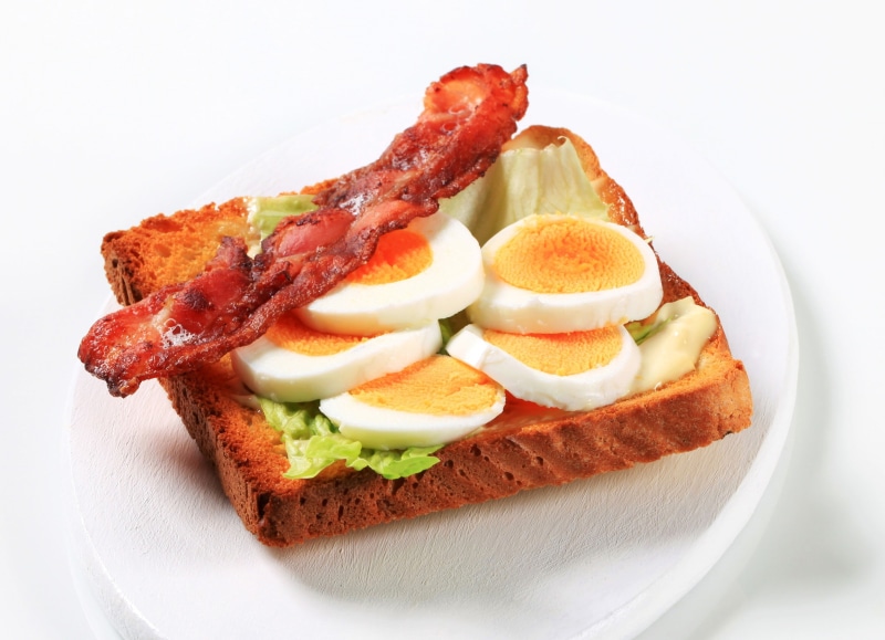 2K, tomato, sandwich, cooked, food, indoors, white, pork, freshness, breakfast, salad, toasted bread, egg, food And Drink, plate, toast, red, lunch, meat