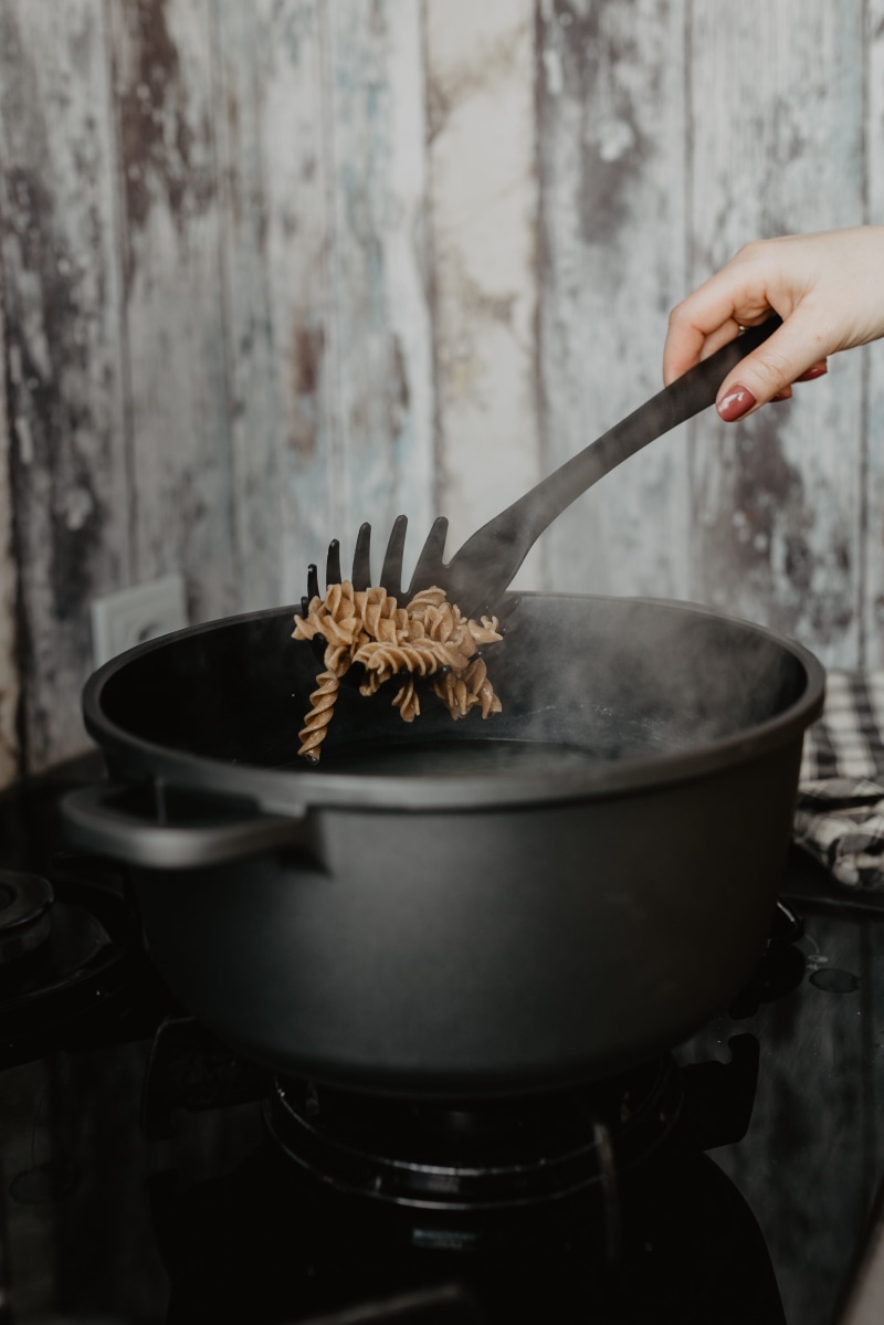 kitchen utensil, food, unrecognizable person, woman, 4K, hand, close-up, cooking, lifestyles, noodles, heat - temperature, pot, holding, real people, preparation