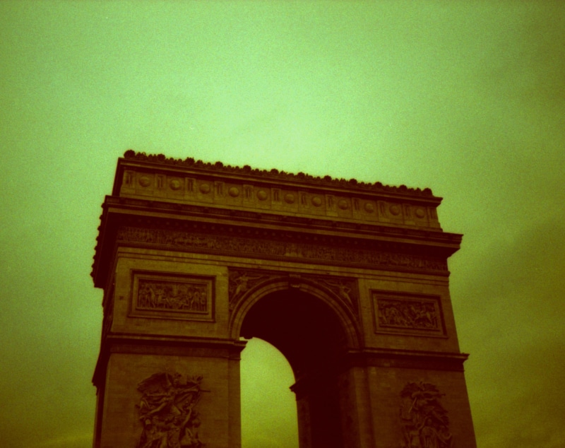 travel, outdoors, 2K, letoile, tourism, xpro, low angle view, travel destinations, arch, olympus, triomphe, sky, 35mm, nature, building exterior, no people