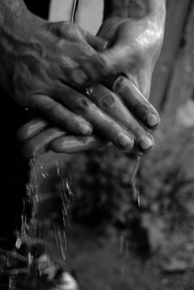 Hands, focus on foreground, unrecognizable person, Homeless, people, men, 4K, outdoors, flowing, holding, body part, human hand, water, human body part