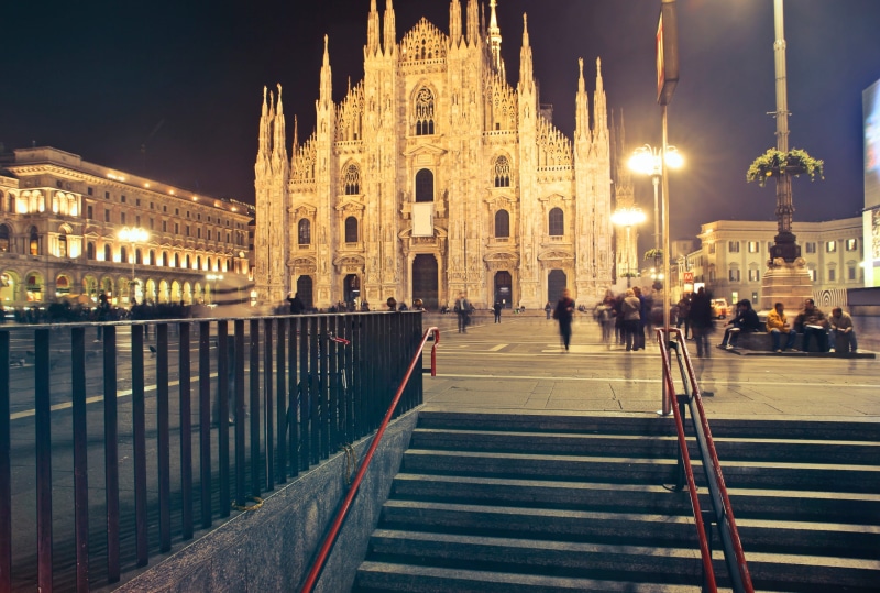 shining, historic, monument, travel destinations, church, dome, square, architectural, catholic, sculpture, touristic, piazza, illuminated, gothic, nature