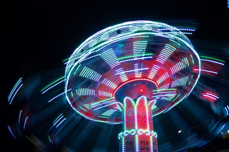 speed, lighted, red, ferris wheel, no people, neon, illuminated, spinning, festival, carousel, green, arts culture and entertainment, carnival, abstract