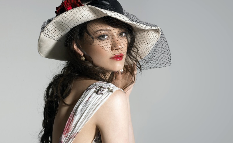 make-up, indoors, Duff, child, Movies, 2K, beautiful people, one person, beauty, beautiful woman, adult, hairstyle, teenager, portrait, hat, clothing