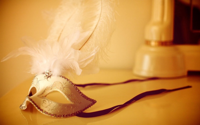 venice - Italy, disguise, fashion, gold Colored, quill Pen, single Object, white, event, eye mask, indoors, clothing, venetian mask, decoration, copy Space