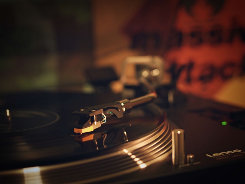 focus on foreground, music, audio equipment, turntable, record, technology, nightlife, equipment, selective focus, 4K, massive attack, antique, lenco