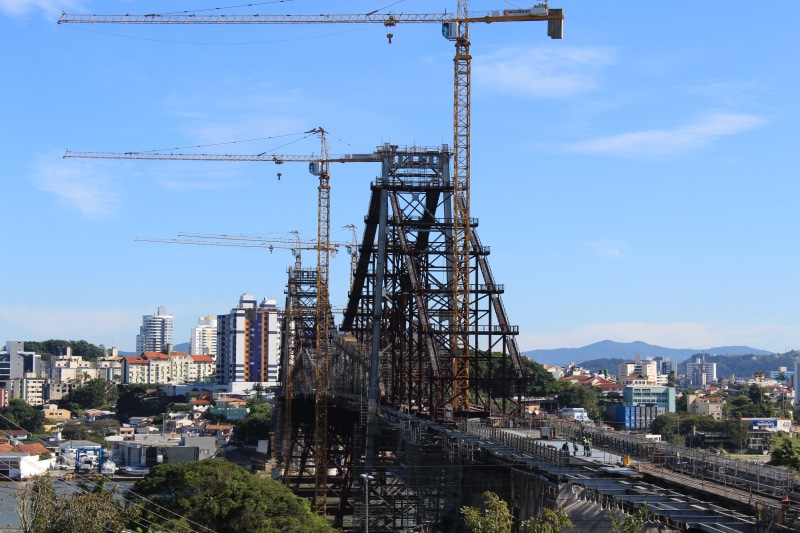 architect, restoration, construction site, light park, day, tall - high, skyscraper, building exterior, nature, plant, civil engineering, workers, no people