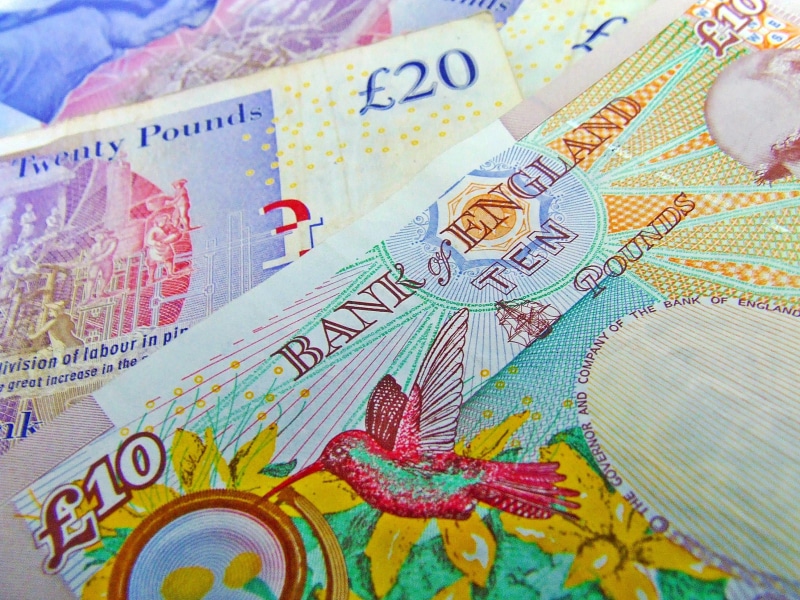 english, close-up, note paper, exchange rate, bill, 2K, commerce, economy, profit, payment, notes, saving money, macro, currency, uk, extreme close-up