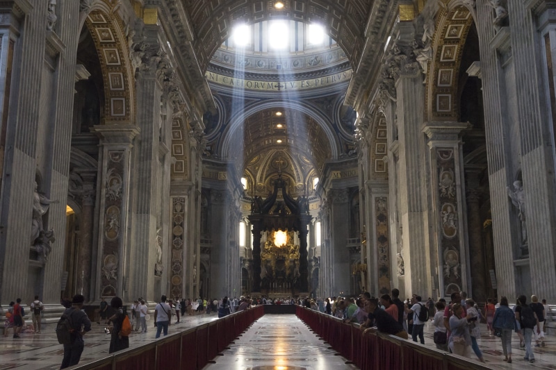 catholic, church, rome, built structure, pew, ceiling, cathedral, illuminated, large group of people, building, 2K, vatican, place of worship, belief