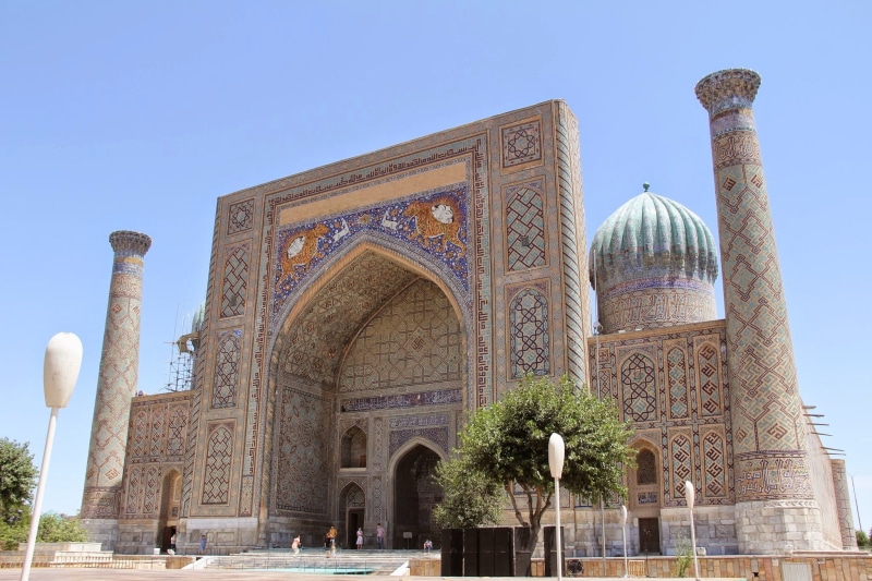 landscape, ornate, blue sky, architectural column, travel destinations, clear sky, medley set, incidental people, the past, uzbekistan, day, place of worship