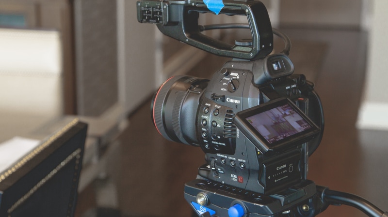 arts culture and entertainment, film, no people, picture, cinematography, black, stand, motion, indoors, white, camera, clap, cinema, focus on foreground