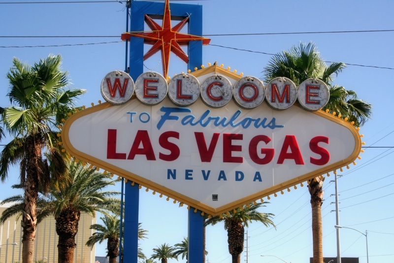 road sign, road, photo, tropical climate, landmarks, welcome sign, uSA, text, vegas, las vegas, structures, palm tree, low angle view, daytime, capital letter