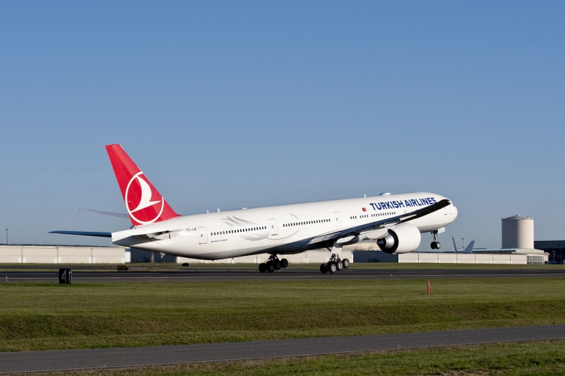 777, Takeoff, Engine, Boeing, Turkey, Chassis, Strip, Airport, The plane, Runway, Airlines, The rise, Passenger, Airliner, Turkish, 2K, Weather, The sky