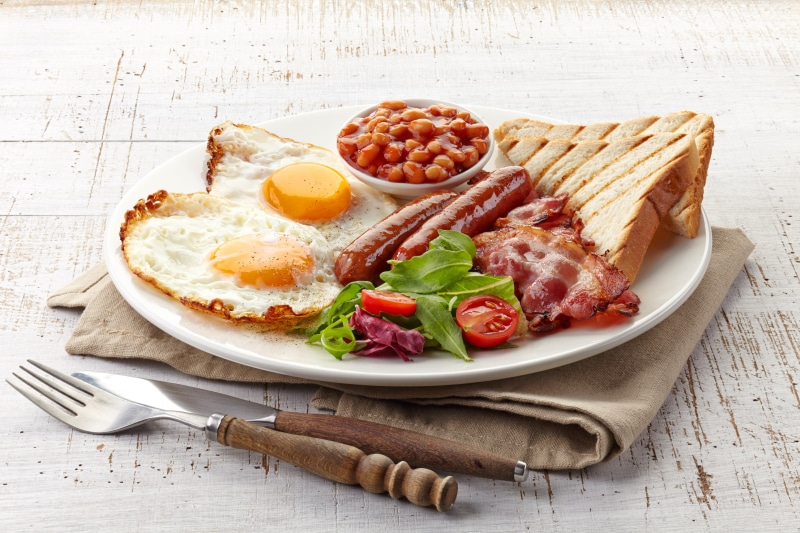 still life, toast, bread, indoors, 5K, herb, table knife, fried egg, tomatoes, fried, tomato, sausage, knife, fruit, ready-to-eat, scrambled eggs, freshness