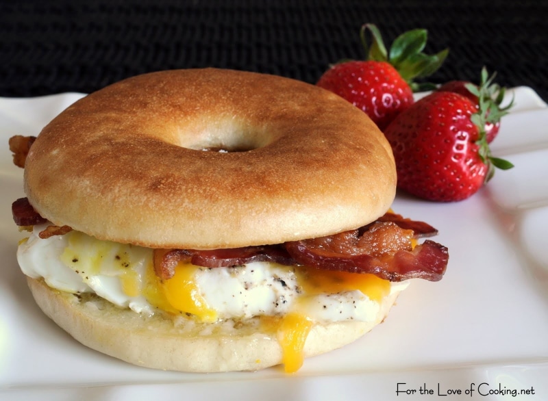 bread, 720P, snack, strawberries, ready-to-eat, unhealthy eating, egg, plate, fruit, meat, bagels, meal, eggs, breakfast, indoors, burger, fried egg, donuts