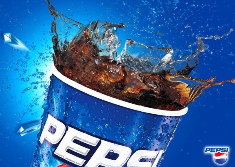 splashing, close-up, pepsi, blue background, bubble, undersea, cola, motion, blue, 720P, transportation, logo, low angle view, day, no people, cup, ice cube