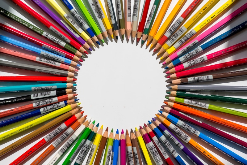 indoors, colors, pencil, arrangement, large group of objects, backgrounds, blue, close-up, art and craft equipment, red, Usd, design, variation, circle