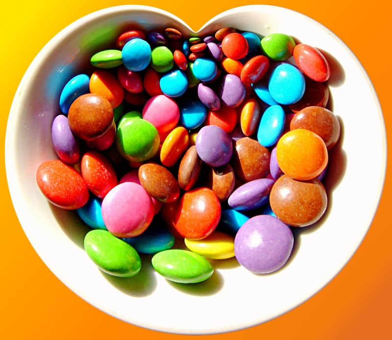 heart shape, shape, bonbons, purple, red, multi Colored, food, 2K, colorful, orange, coated, cardioid, catchy, colors, yellow, bright, backgrounds, bowl