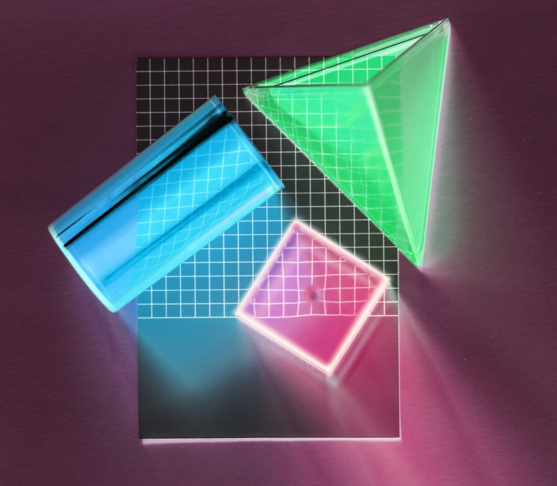 art, geometric, no people, cube, object, illustration, cylinder, shape, science, prism, bright, image, light, studio shot, pyramid, indoors, disjunct, green