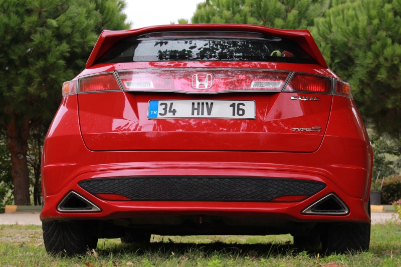 red, number, western script, plant, day, sports car, close-up, grass, land vehicle, car, mode of transportation, communication, Honda, land, civic, field