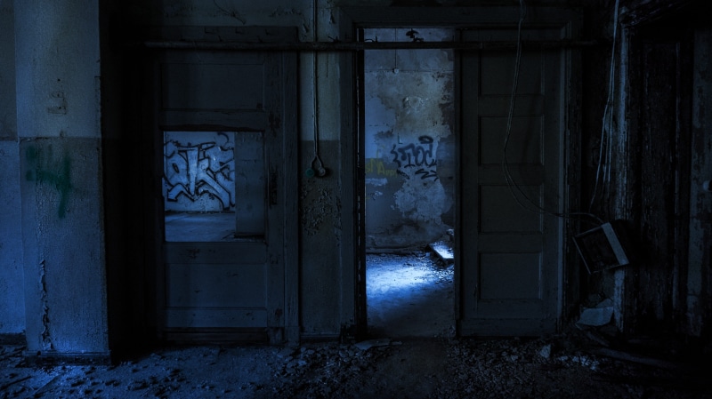 history, gray, deterioration, wood, no people, old, entrance, dirt, dirty, broken, opened, building, wall, damaged, graffiti, house, door, 5K, ruined