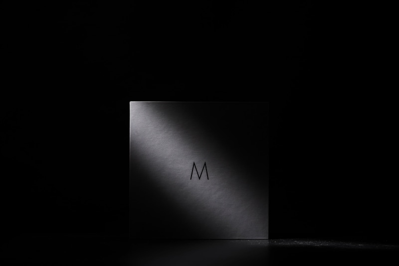 black color, 5K, dimmed, door, text, black and white, box, room, no people, domestic room, mystery, corner, white, indoors, simplicity, message, spooky