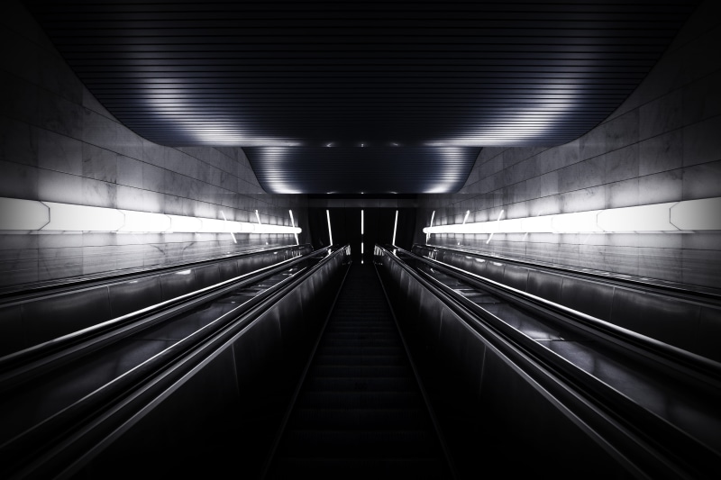 interior, built structure, public transportation, transportation, moving walkway, photo, lighting equipment, direction, illuminated, passage, indoors, architecture