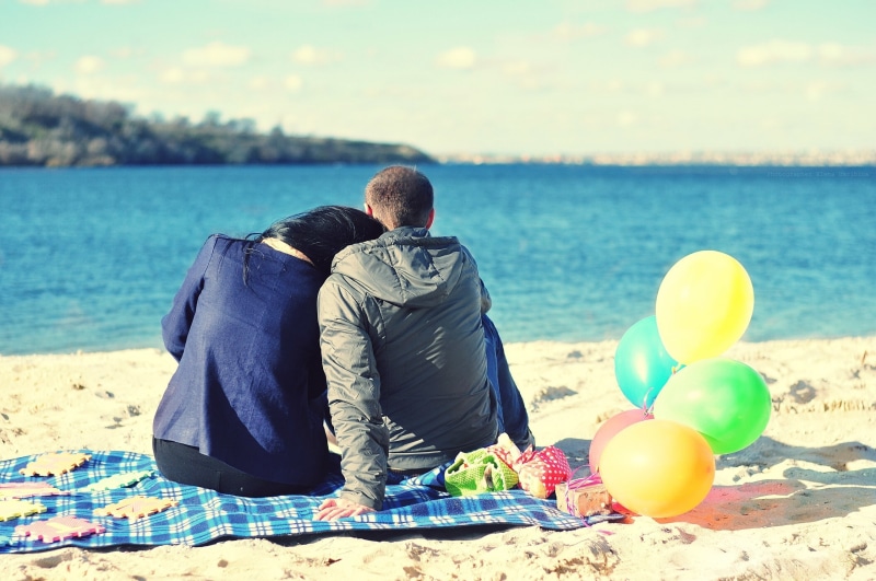 2K, togetherness, couple - relationship, people, balloon, horizon over water, males, love, rear view, sea, couple, leisure activity, men, nature, women