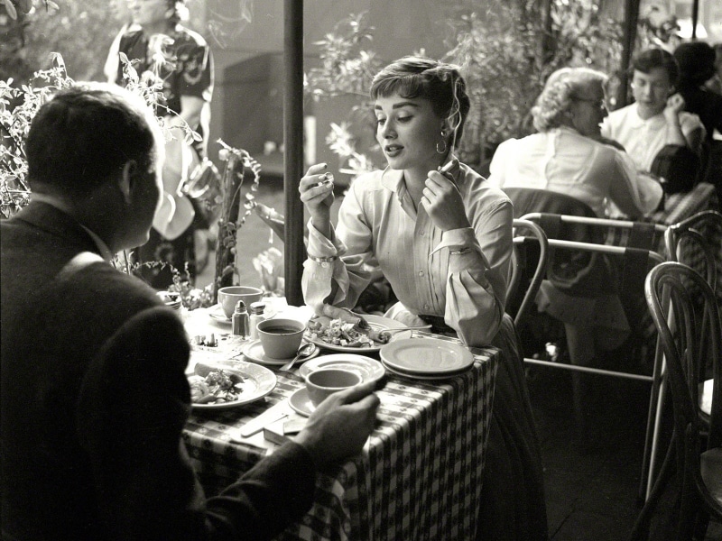 smoking, brunette, hepburn, cigarette, restaurant, 720P, audrey